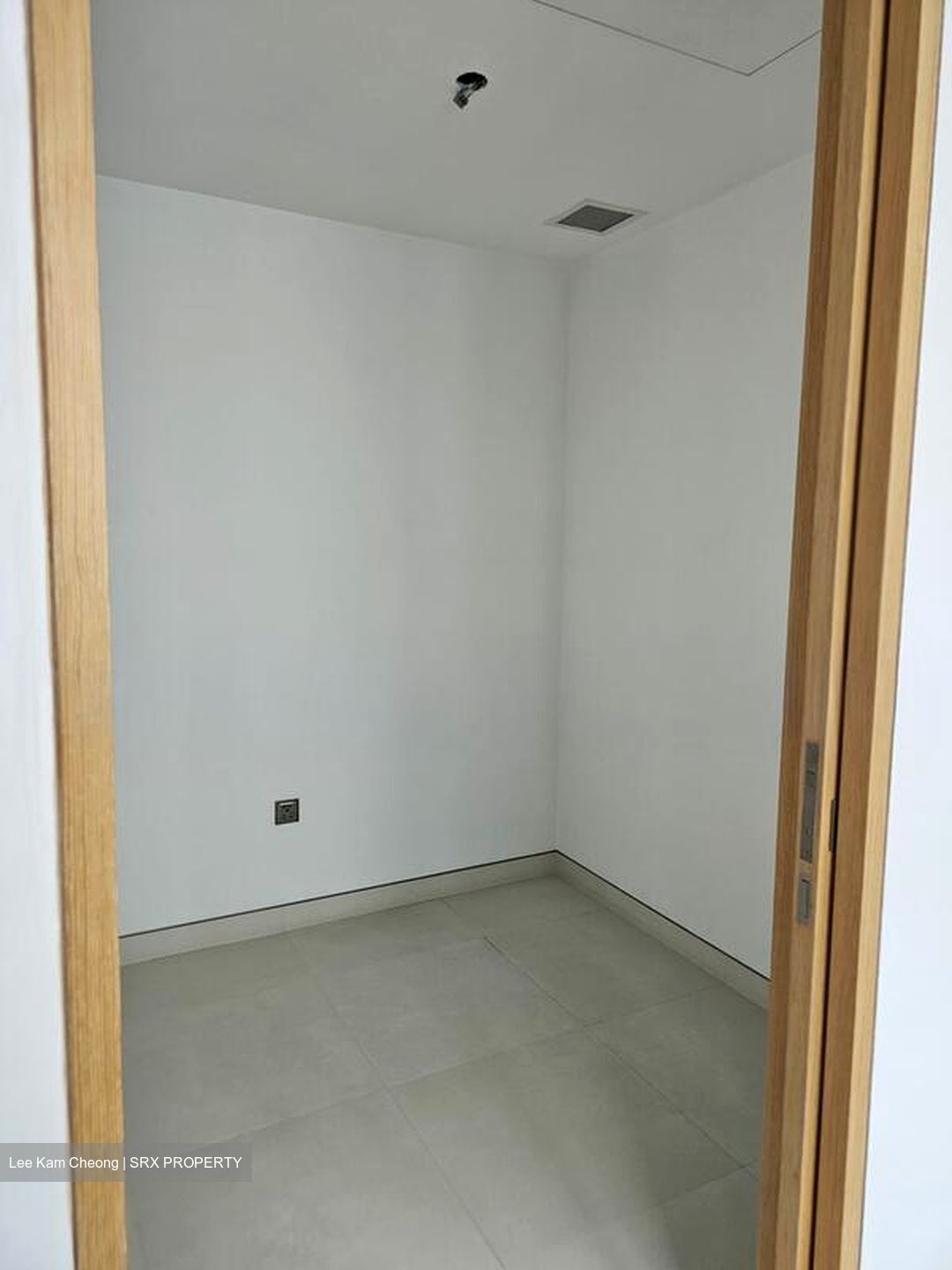 White House Residences (D10), Condominium #528798391